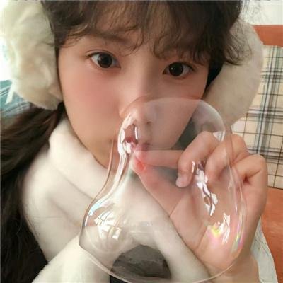 轻轻拂过